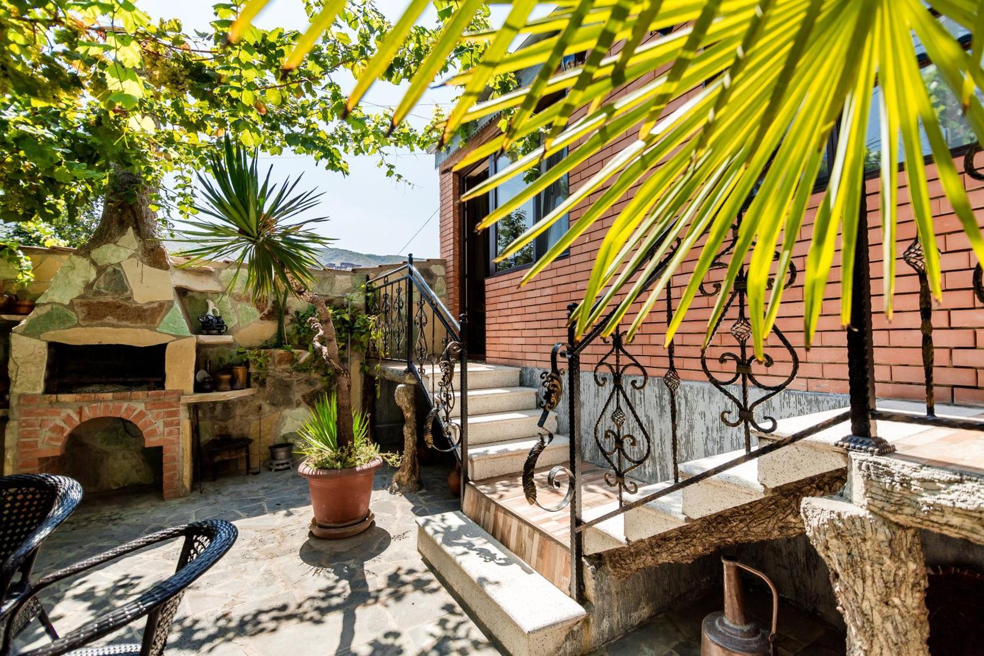 The Oldest Tbilisi Hotell Eksteriør bilde